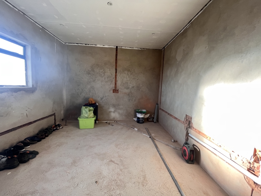 5 Bedroom Property for Sale in Wilkoppies North West